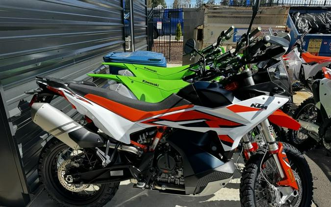 2023 KTM 890 Adventure R First Look [7 Fast Facts + 16 Photos]