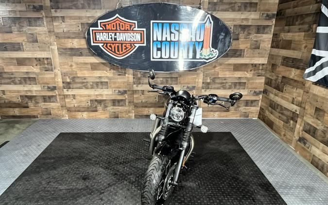 2025 Triumph Bonneville Bobber - Jet Black