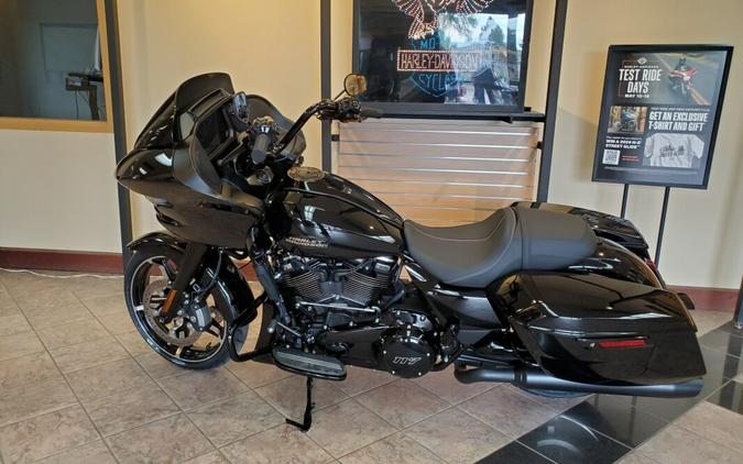 2024 Harley-Davidson Road Glide™ Vivid Black - Black Finish