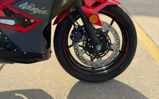 2025 Kawasaki NINJA 500 SE ABS