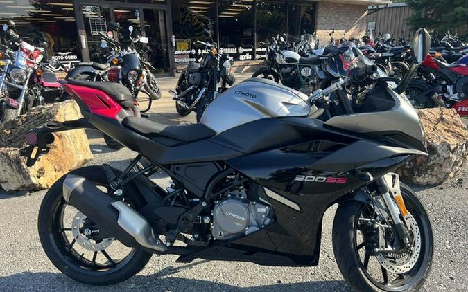 2025 CFMOTO 300SS