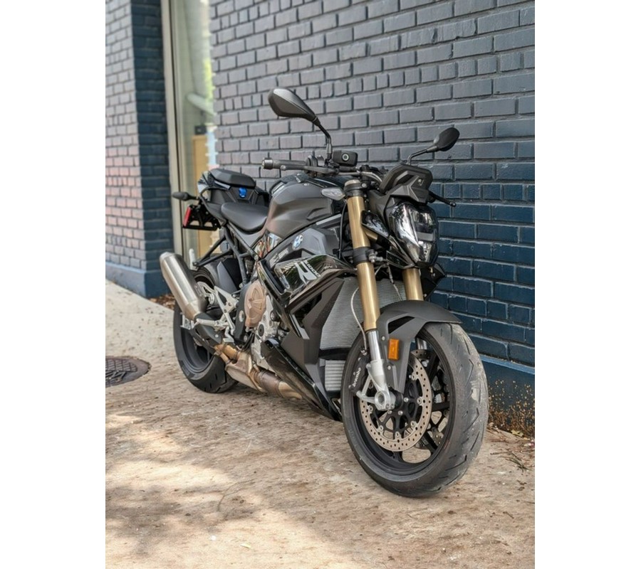 2024 BMW S 1000 R Black Storm Metallic