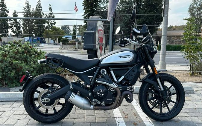 2022 Ducati Scrambler Icon Dark