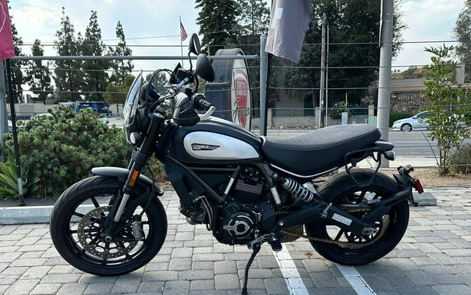 2022 Ducati Scrambler Icon Dark