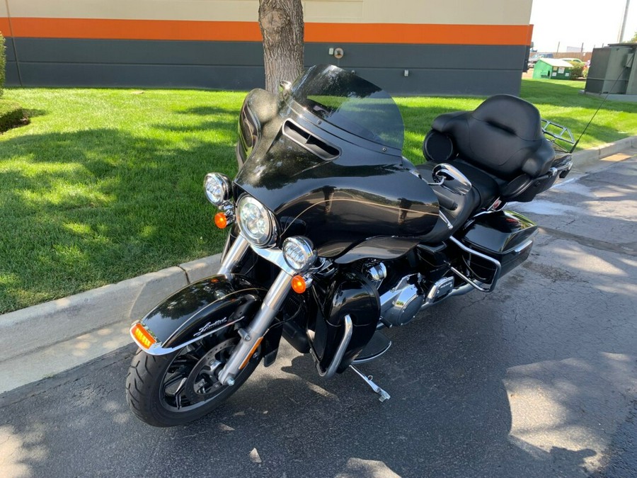 2017 Harley-Davidson Ultra Limited Black Quartz