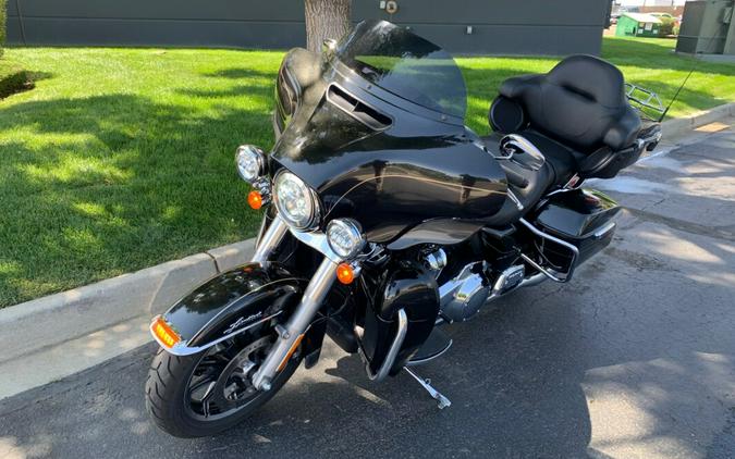 2017 Harley-Davidson Ultra Limited Black Quartz