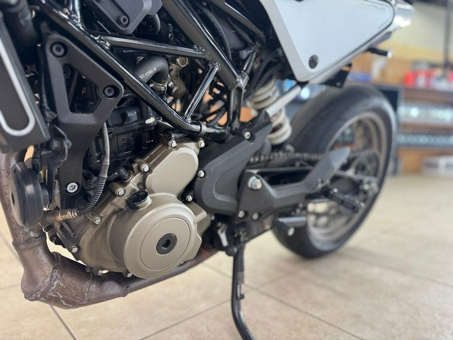 2022 Husqvarna® Svartpilen 401