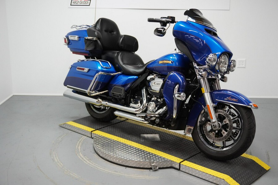 2017 Harley-Davidson® Ultra Limited Custom Colour Bonneville Blue/Fathom Blue