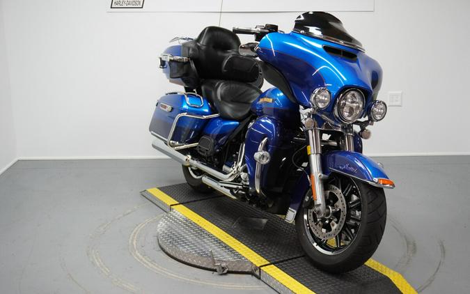 2017 Harley-Davidson® Ultra Limited Custom Colour Bonneville Blue/Fathom Blue