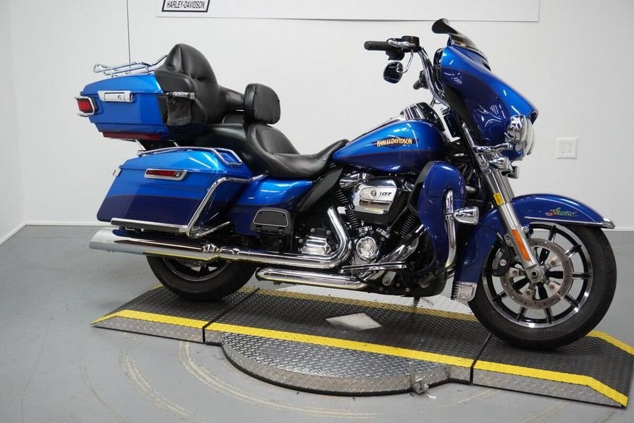 2017 Harley-Davidson® Ultra Limited Custom Colour Bonneville Blue/Fathom Blue