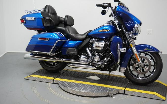 2017 Harley-Davidson® Ultra Limited Custom Colour Bonneville Blue/Fathom Blue