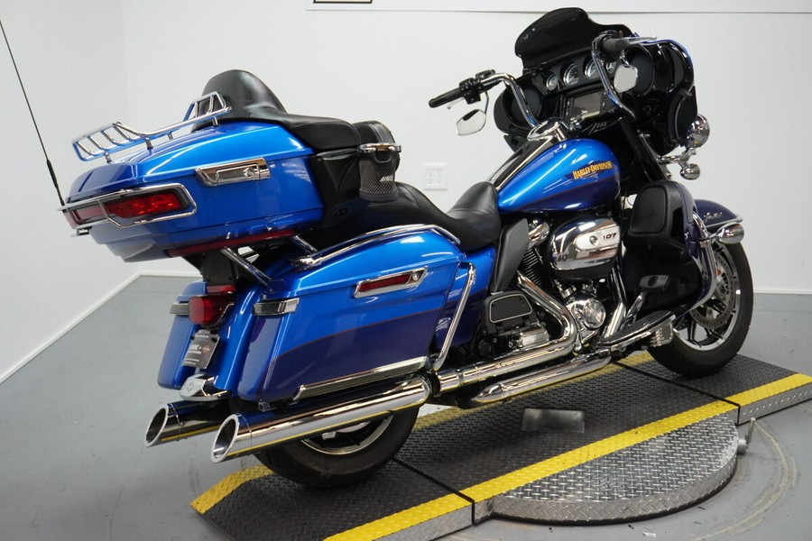 2017 Harley-Davidson® Ultra Limited Custom Colour Bonneville Blue/Fathom Blue