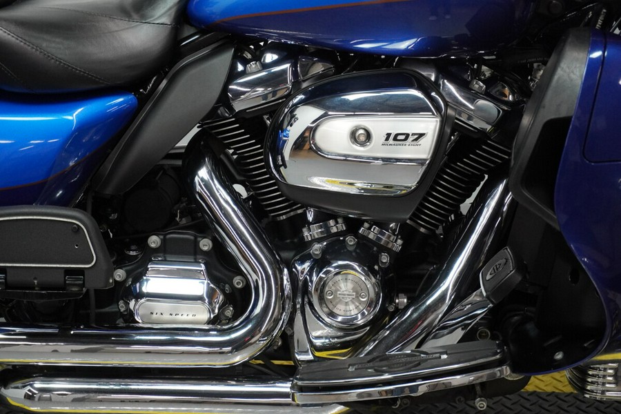 2017 Harley-Davidson® Ultra Limited Custom Colour Bonneville Blue/Fathom Blue