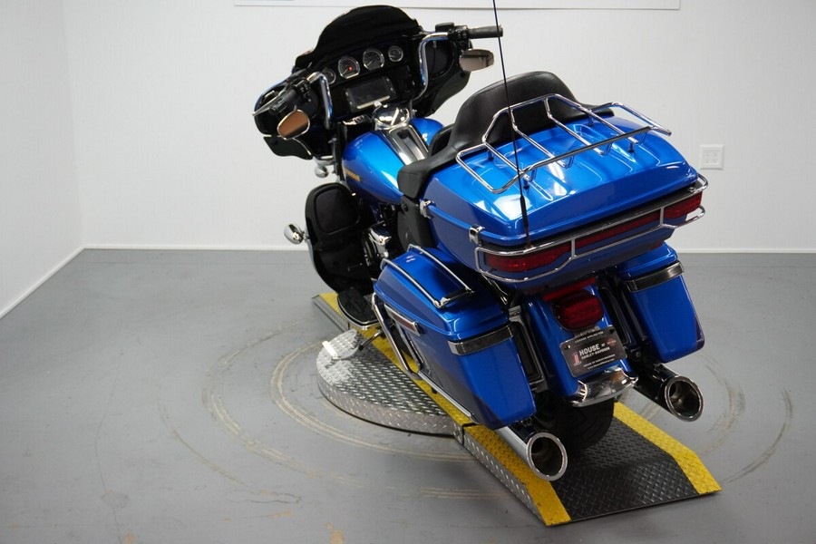 2017 Harley-Davidson® Ultra Limited Custom Colour Bonneville Blue/Fathom Blue