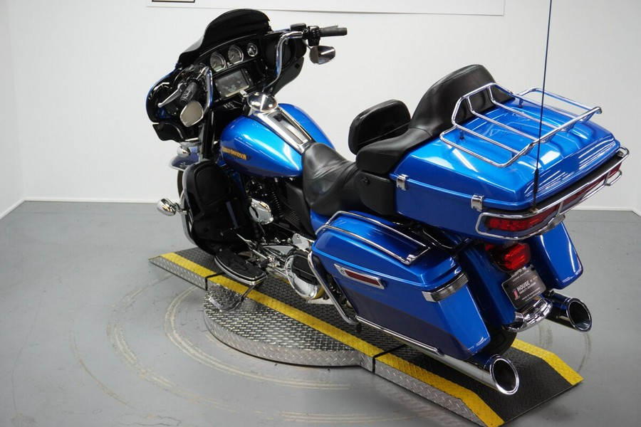 2017 Harley-Davidson® Ultra Limited Custom Colour Bonneville Blue/Fathom Blue