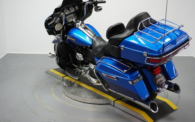 2017 Harley-Davidson® Ultra Limited Custom Colour Bonneville Blue/Fathom Blue