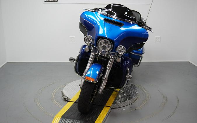 2017 Harley-Davidson® Ultra Limited Custom Colour Bonneville Blue/Fathom Blue