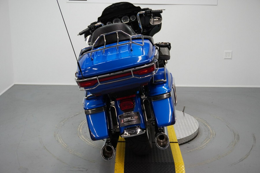 2017 Harley-Davidson® Ultra Limited Custom Colour Bonneville Blue/Fathom Blue