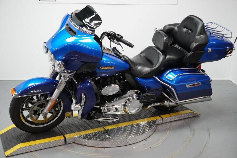 2017 Harley-Davidson® Ultra Limited Custom Colour Bonneville Blue/Fathom Blue