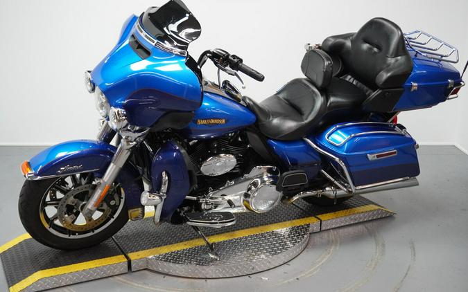 2017 Harley-Davidson® Ultra Limited Custom Colour Bonneville Blue/Fathom Blue