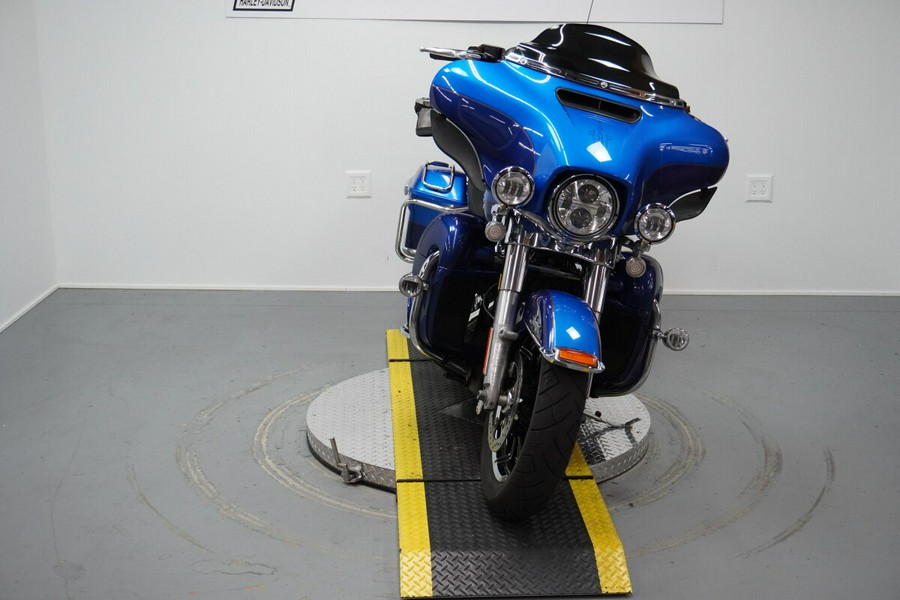 2017 Harley-Davidson® Ultra Limited Custom Colour Bonneville Blue/Fathom Blue