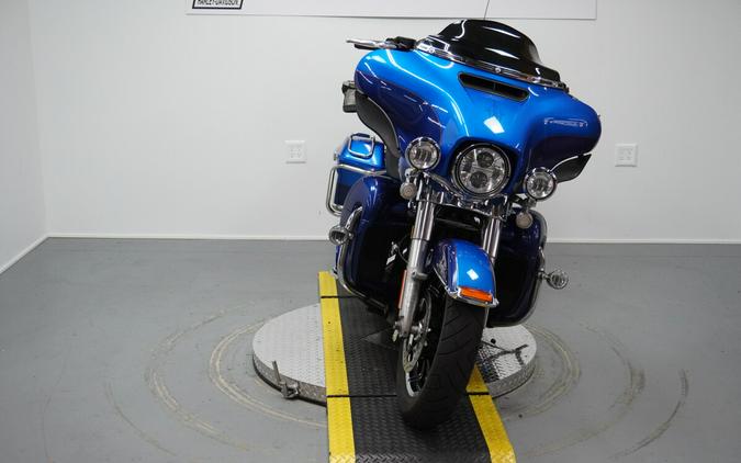 2017 Harley-Davidson® Ultra Limited Custom Colour Bonneville Blue/Fathom Blue