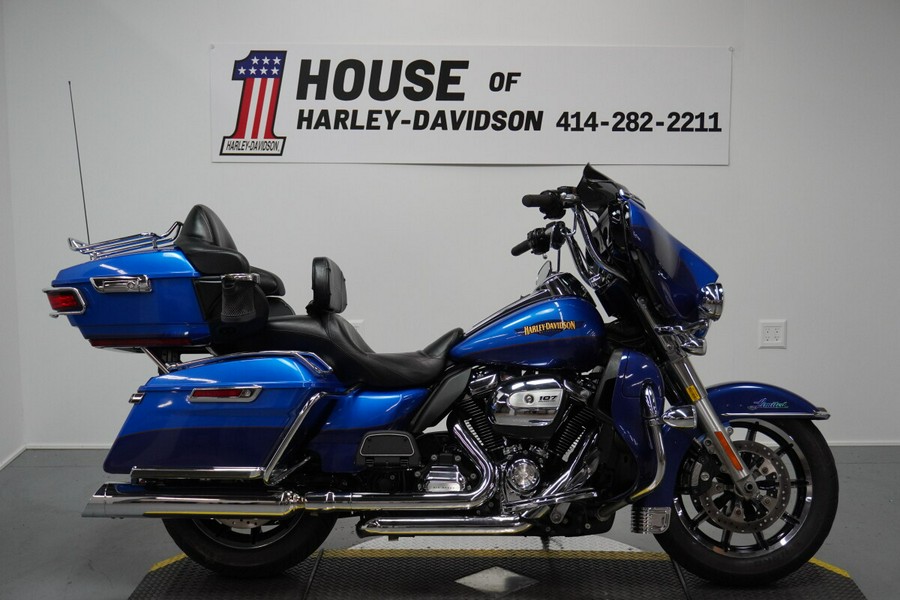 2017 Harley-Davidson® Ultra Limited Custom Colour Bonneville Blue/Fathom Blue