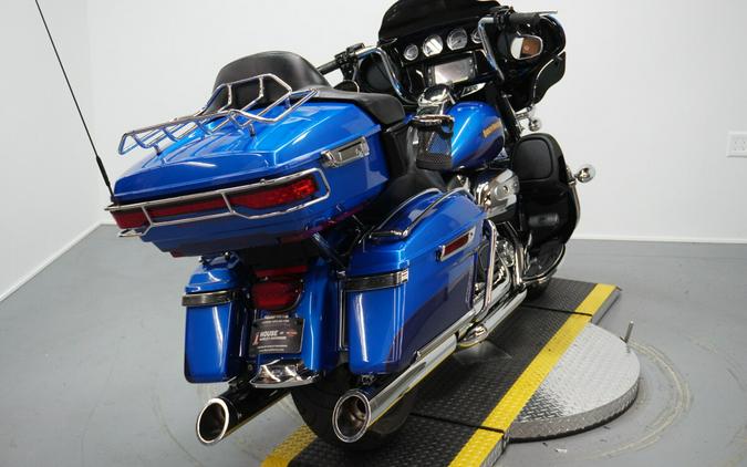 2017 Harley-Davidson® Ultra Limited Custom Colour Bonneville Blue/Fathom Blue