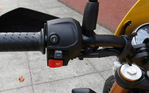 2026 Triumph Scrambler 400 XC Racing Yellow