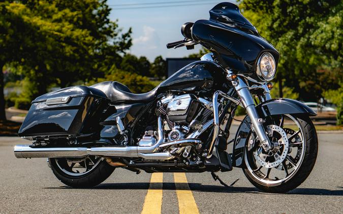 FLHX 2022 Street Glide®