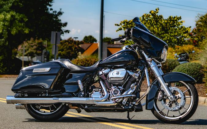 FLHX 2022 Street Glide®