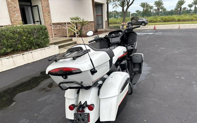 2023 Indian Pursuit Dark Horse With Premium Package Icon Pearl White / Black Metallic