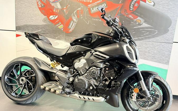 2024 Ducati Diavel V4 Black