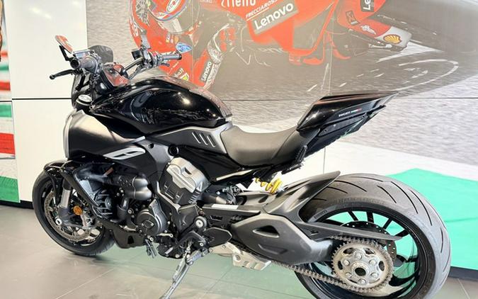 2024 Ducati Diavel V4 Black