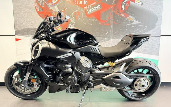 2024 Ducati Diavel V4 Black