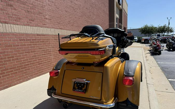 2023 Harley-Davidson® Tri Glide® Ultra Prospect Gold/Vivid Black