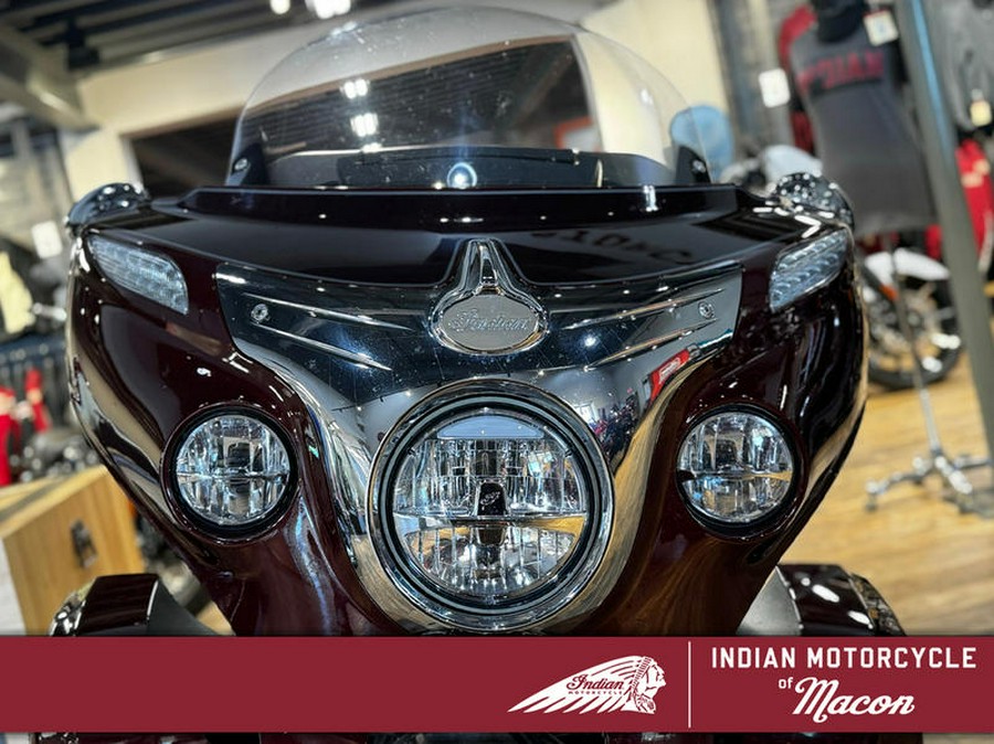 2021 Indian Motorcycle® Roadmaster® Maroon Metallic/Crimson Metallic