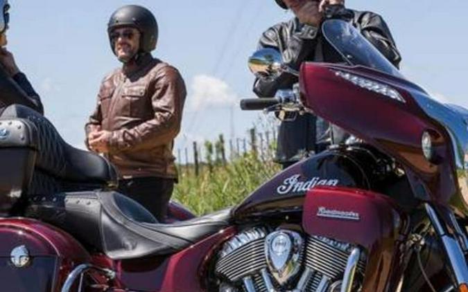 2021 Indian Motorcycle® Roadmaster® Maroon Metallic/Crimson Metallic