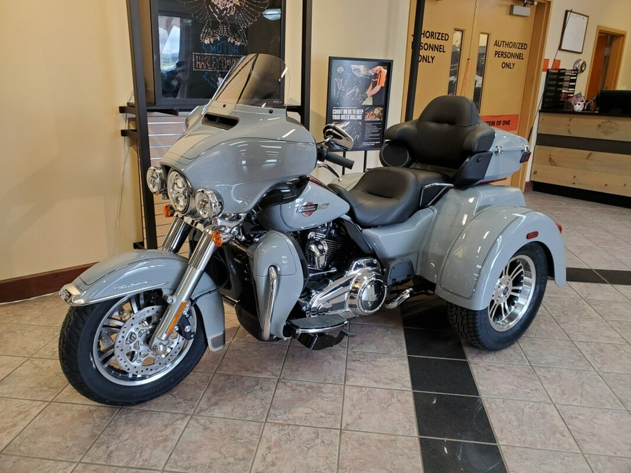 2024 Harley-Davidson Tri Glide Ultra Billiard Gray