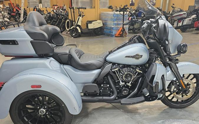 FLHTCUTG 2025 Tri Glide® Ultra