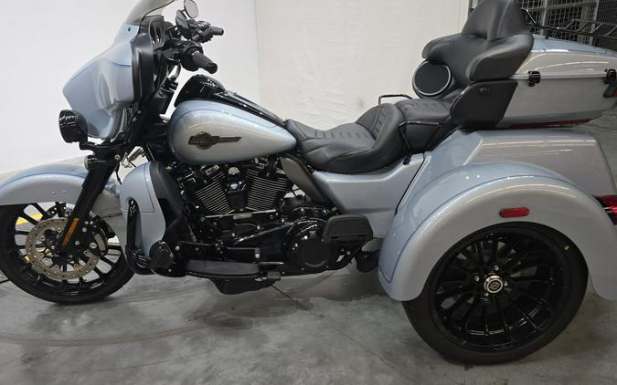 FLHTCUTG 2025 Tri Glide® Ultra