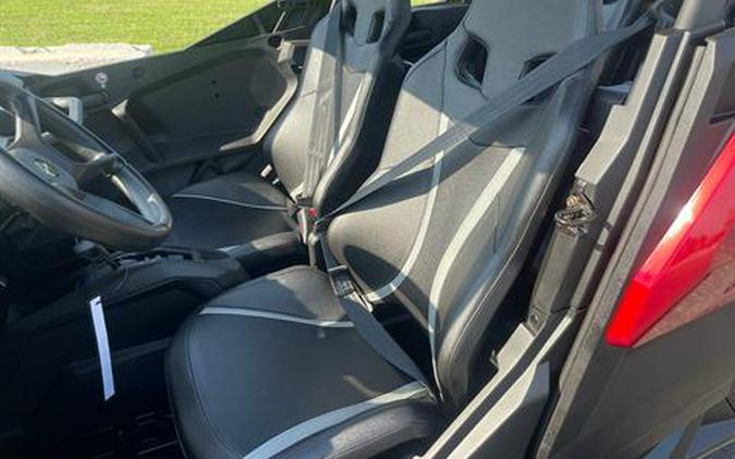 2026 Can-Am Commander MAX XT 700