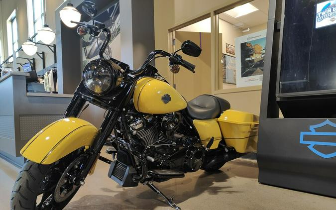 2023 Harley-Davidson Road King Special Industrial Yellow