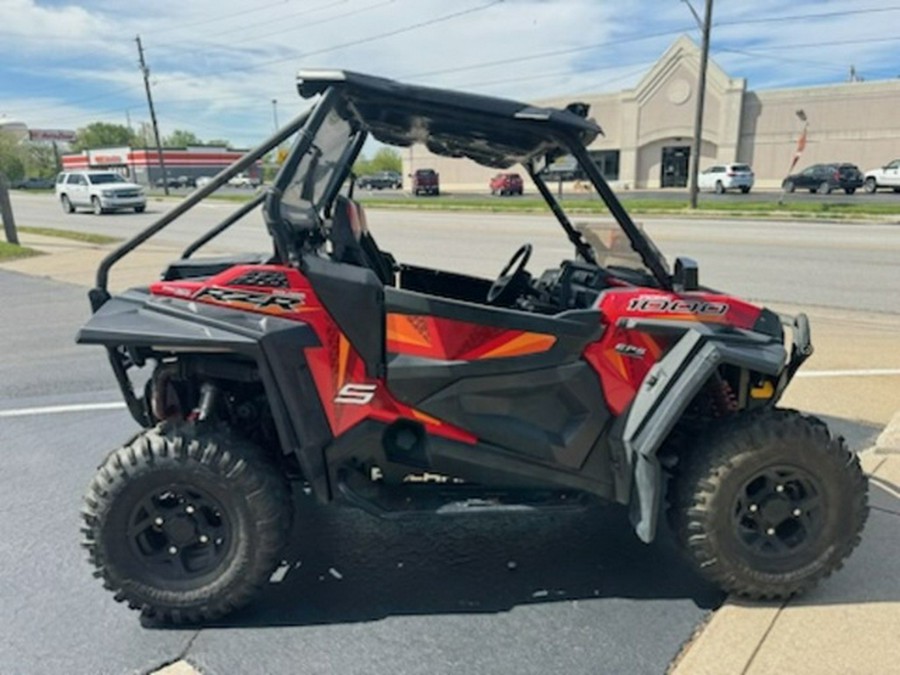 2017 Polaris RZR S 1000 EPS Indy Red