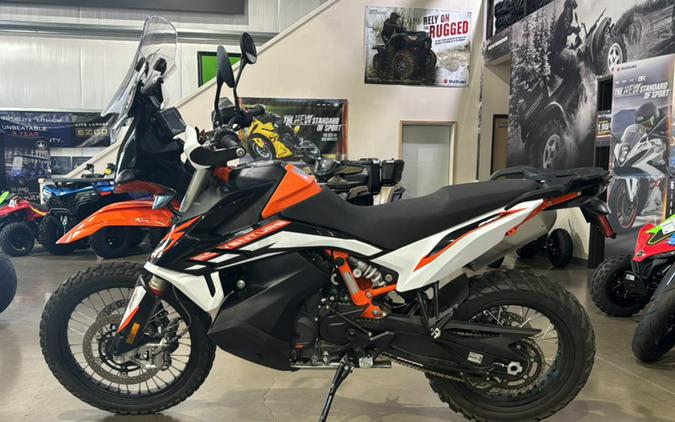 2022 KTM Adventure 890 R