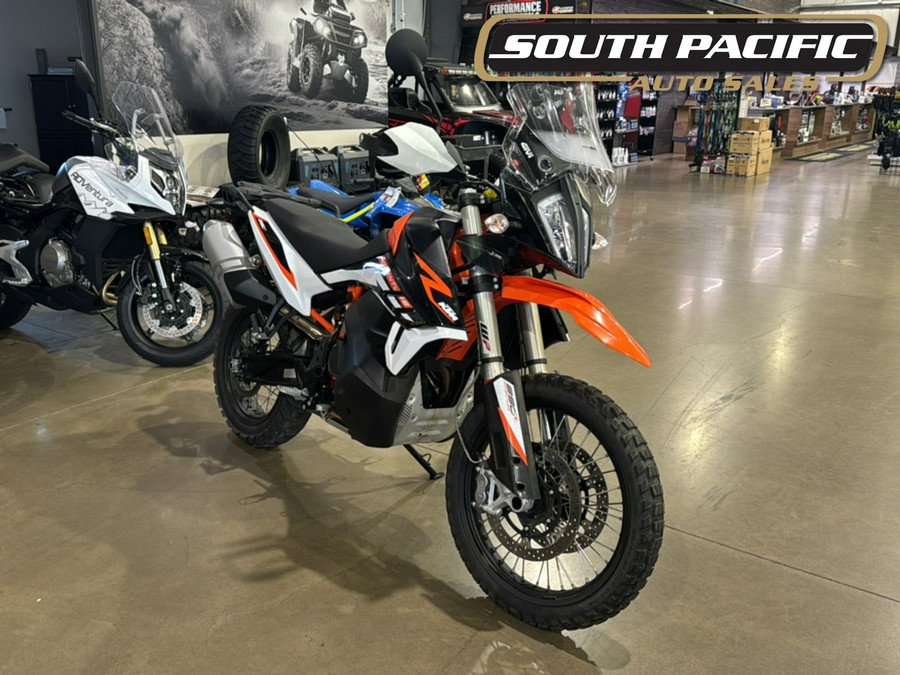 2022 KTM Adventure 890 R