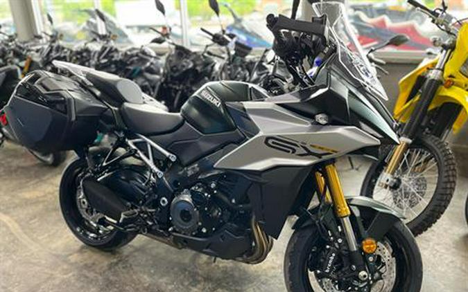 2024 Suzuki GSX-S1000GX+