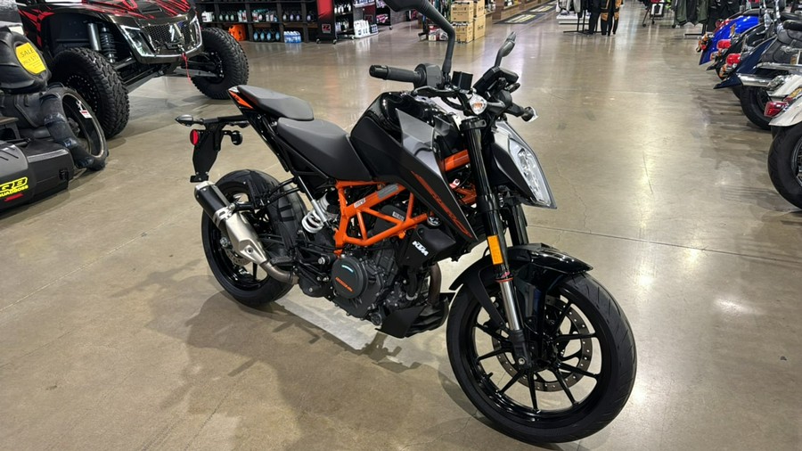 2023 KTM Duke 390