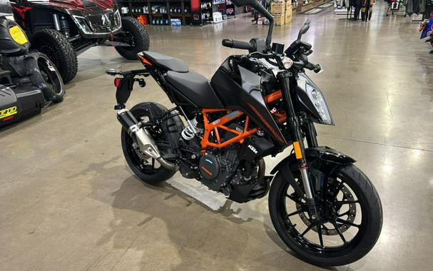 2023 KTM Duke 390