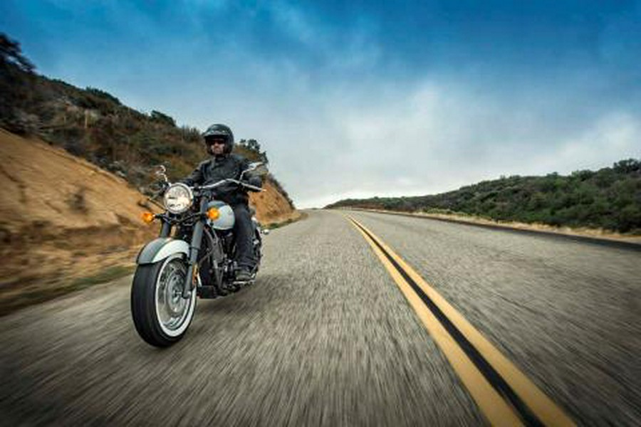 2015 Kawasaki Vulcan® 900 Classic